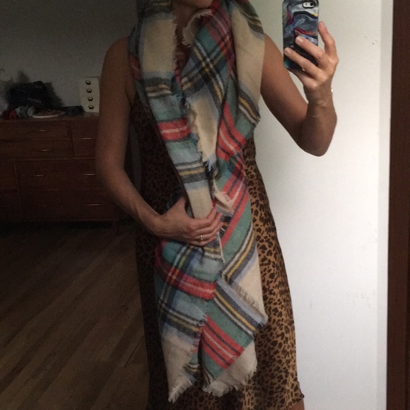 Plaid Blanket Scarf - Picture 4 of 5